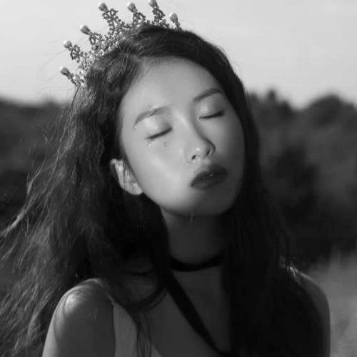 美女黑白头像图片