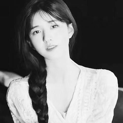 美女黑白头像图片