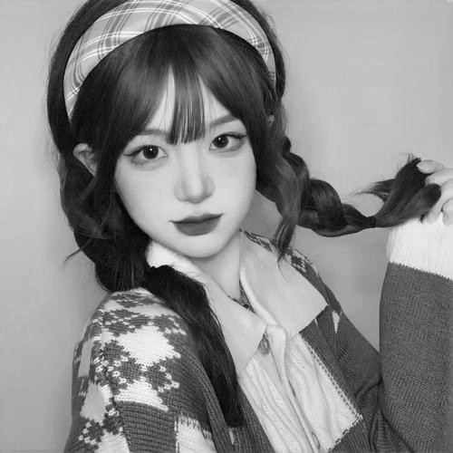 美女黑白头像图片