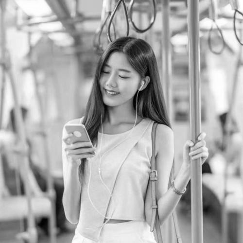 美女黑白头像图片