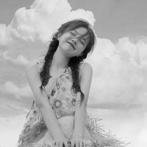 美女黑白头像图片