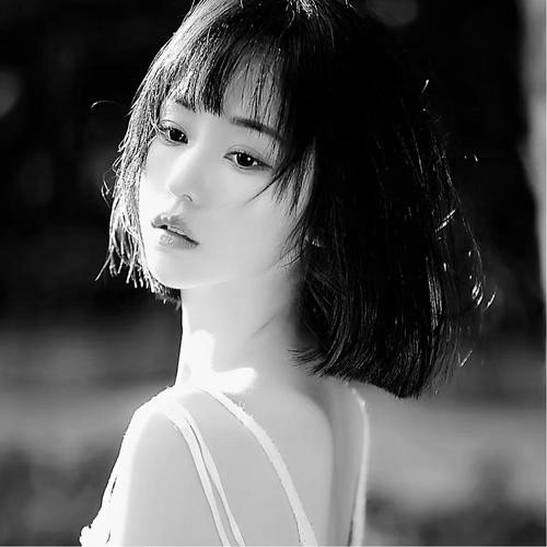 美女黑白头像图片