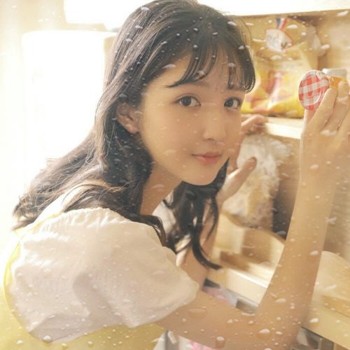 玻璃水珠唯美女生头像图片