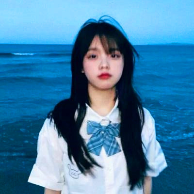 治愈系蓝色风格女生头像图片