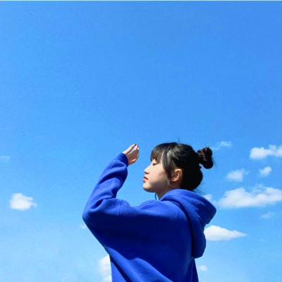 治愈系蓝色风格女生头像图片