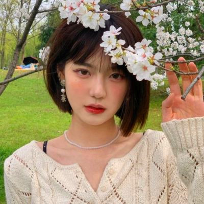 ins高级质感干净精致女生头像图片