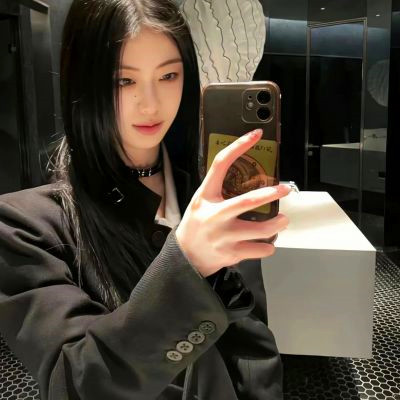 ins高级质感干净精致女生头像图片