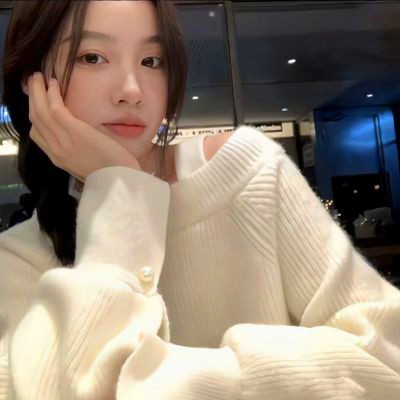 ins高级质感干净精致女生头像图片