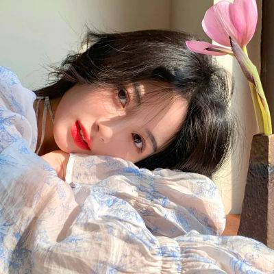 ins高级质感干净精致女生头像图片