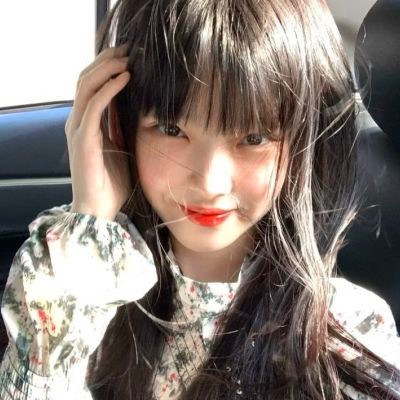 ins高级质感干净精致女生头像图片