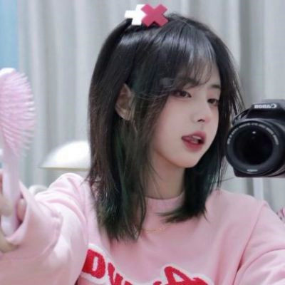ins高级质感干净精致女生头像图片