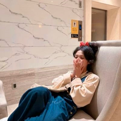 ins高级质感干净精致女生头像图片