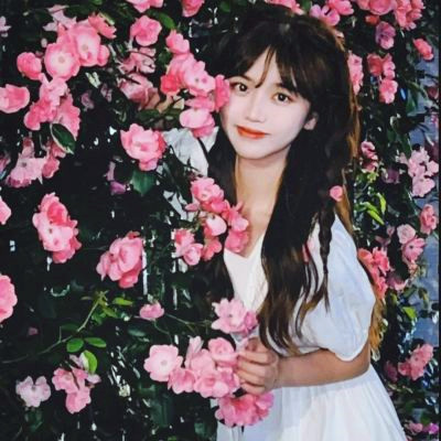 ins高级质感干净精致女生头像图片