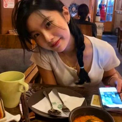 ins高级质感干净精致女生头像图片