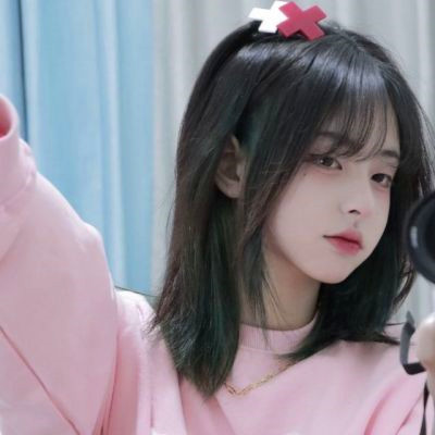 ins高级质感干净精致女生头像图片