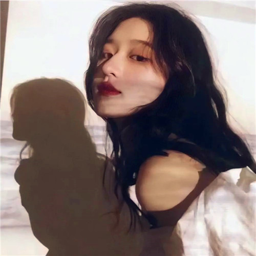 ins风高级质感女头像图片