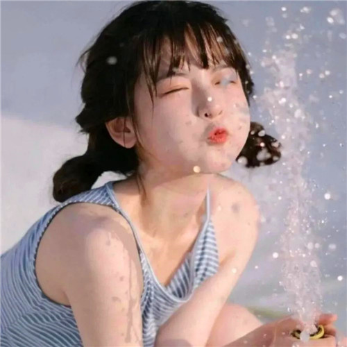 ins风高级质感女头像图片