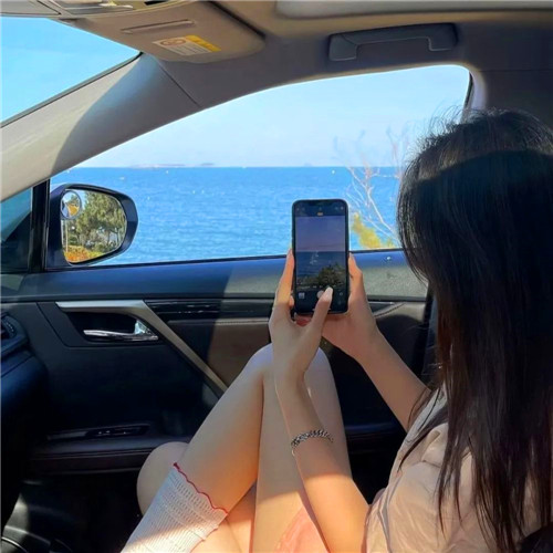 ins风高级质感女头像图片