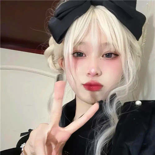 ins风高级质感女头像图片