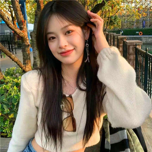 ins风高级质感女头像图片