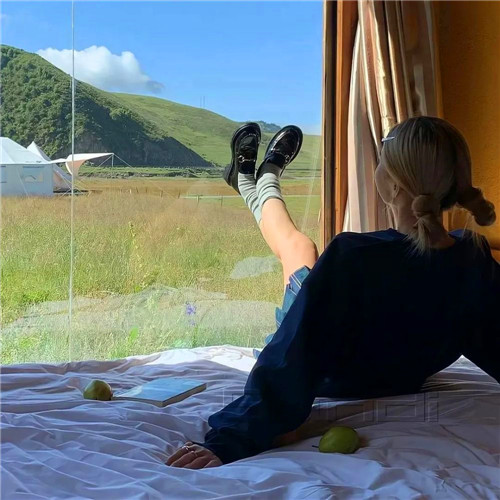 ins风高级质感女头像图片