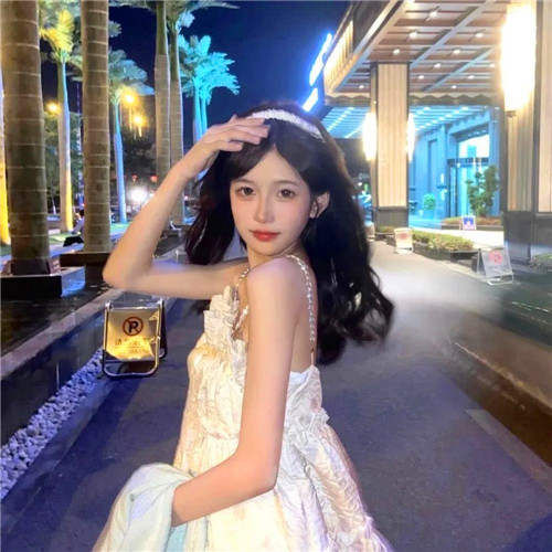 ins风高级质感女头像图片