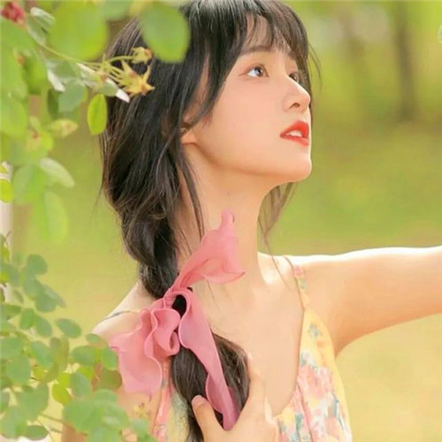 ins风高级质感女头像图片