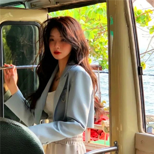 ins风高级质感女头像图片