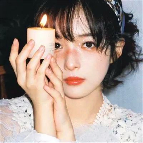 ins风高级质感女头像图片