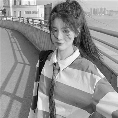 头像女ins高级质感黑白真人图片