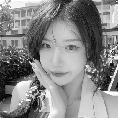 头像女ins高级质感黑白真人图片