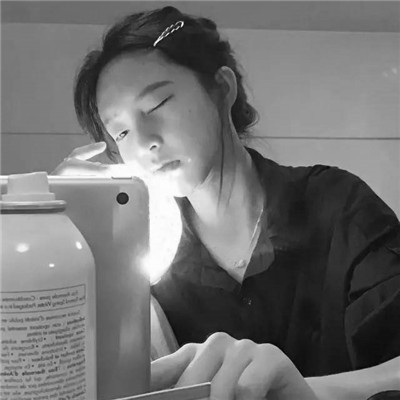 头像女ins高级质感黑白真人图片