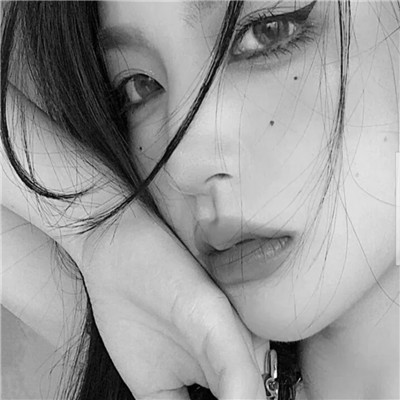 头像女ins高级质感黑白真人图片