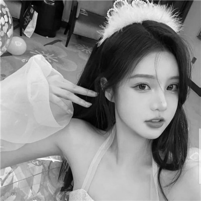 头像女ins高级质感黑白真人图片