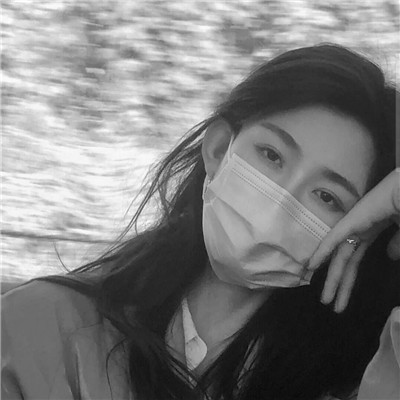 头像女ins高级质感黑白真人图片