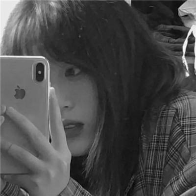 头像女ins高级质感黑白真人图片