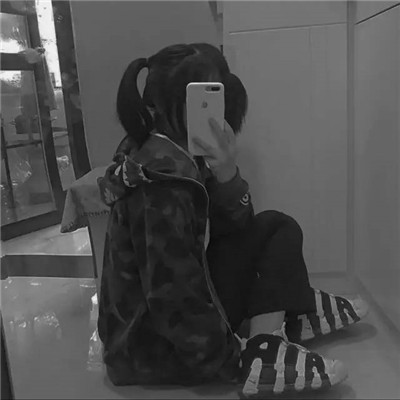 头像女ins高级质感黑白真人图片