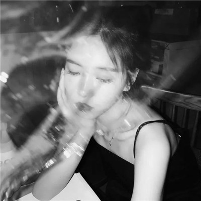 头像女ins高级质感黑白真人图片