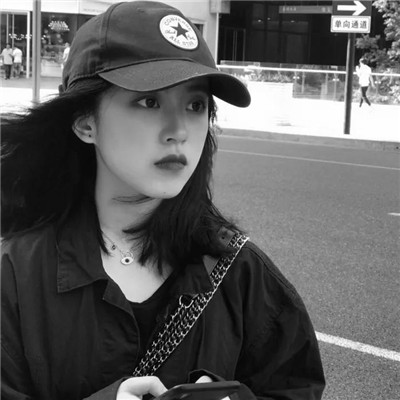 头像女ins高级质感黑白真人图片