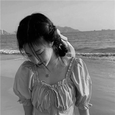 头像女ins高级质感黑白真人图片