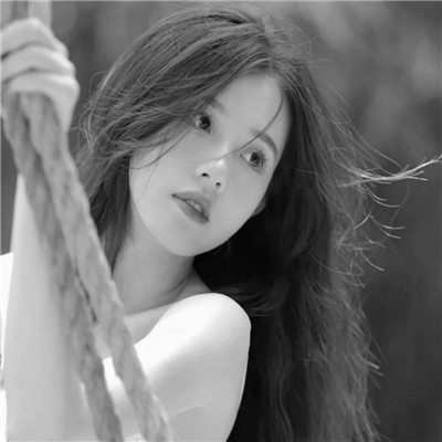 头像女ins高级质感黑白真人图片