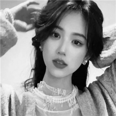 头像女ins高级质感黑白真人图片