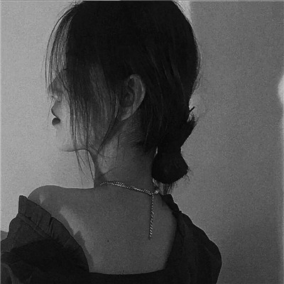 头像女ins高级质感黑白真人图片