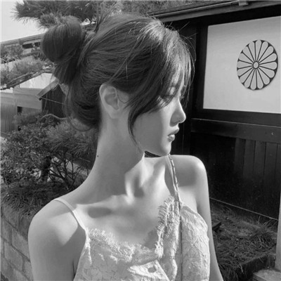头像女ins高级质感黑白真人图片