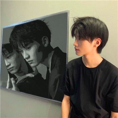 单人头像ins高级质感男