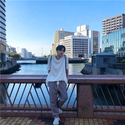 单人头像ins高级质感男
