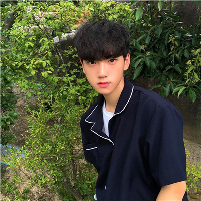 单人头像ins高级质感男