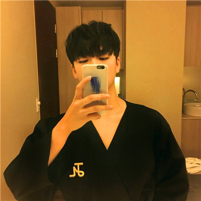 单人头像ins高级质感男