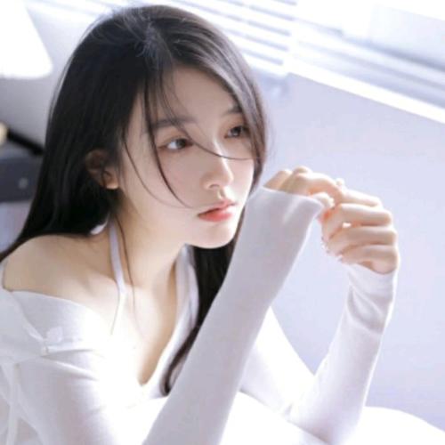 白色失恋伤感女生头像图片