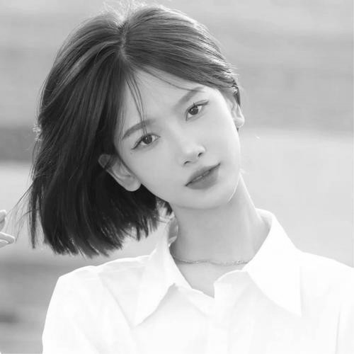 头像黑白图片2025最火爆女生伤感